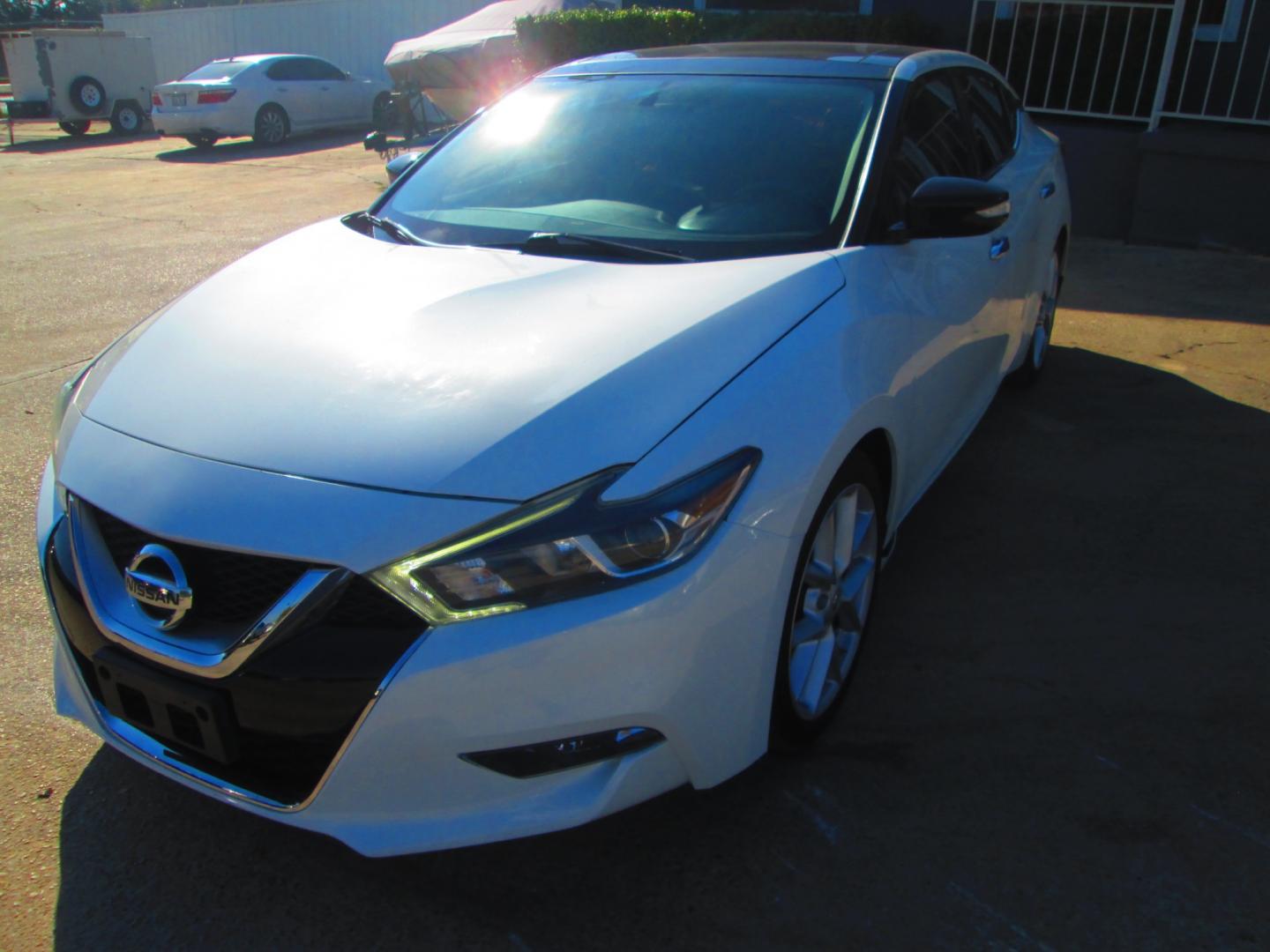 2017 WHITE Nissan Maxima 3.5 S (1N4AA6AP3HC) with an 3.5L V6 DOHC 24V engine, CVT transmission, located at 1815 NE 28th St., Fort Worth, TX, 76106, (817) 625-6251, 32.795582, -97.333069 - Photo#0